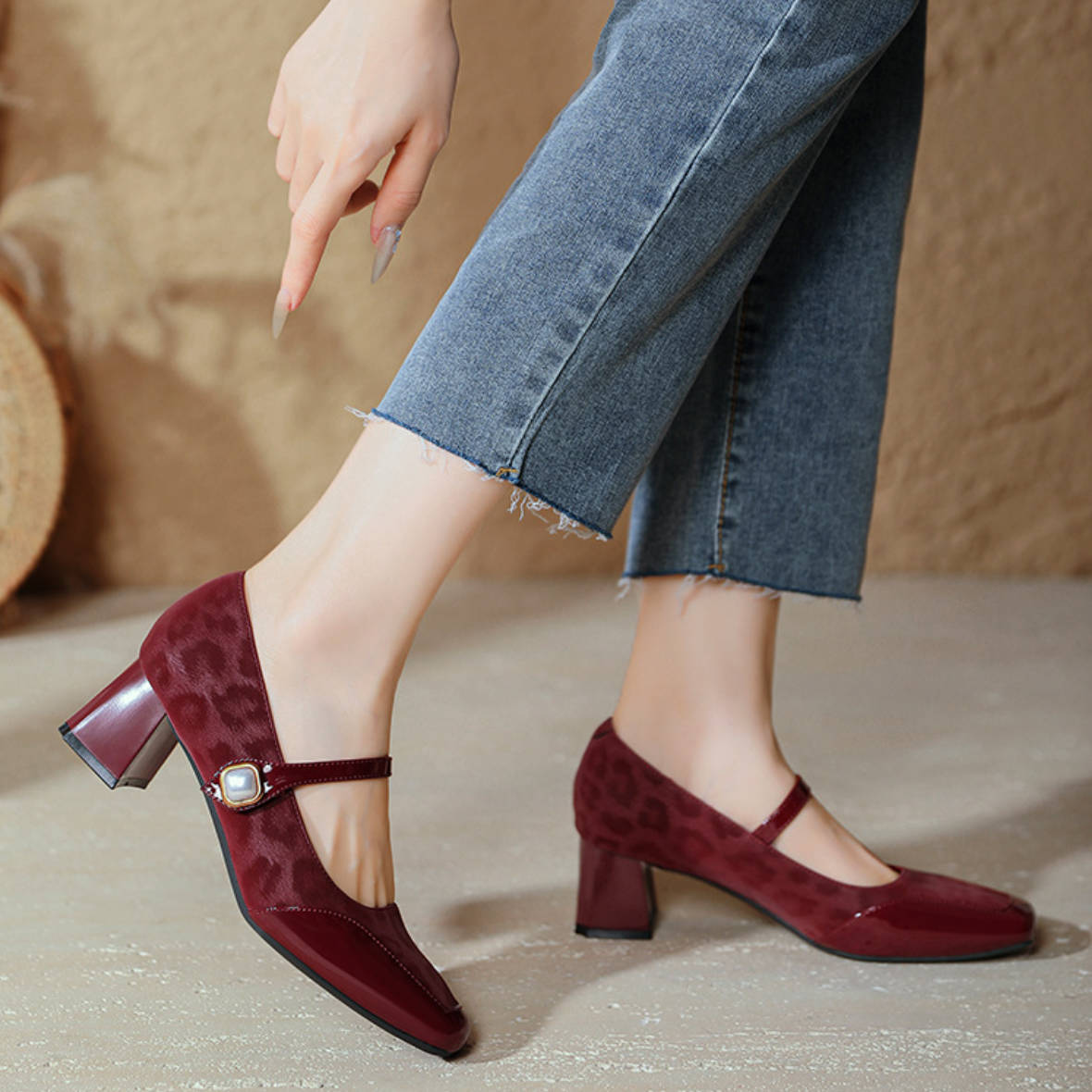 Retro Leather Leopord Patchwork One Straped Pearl Chunky Sandals - Image 2