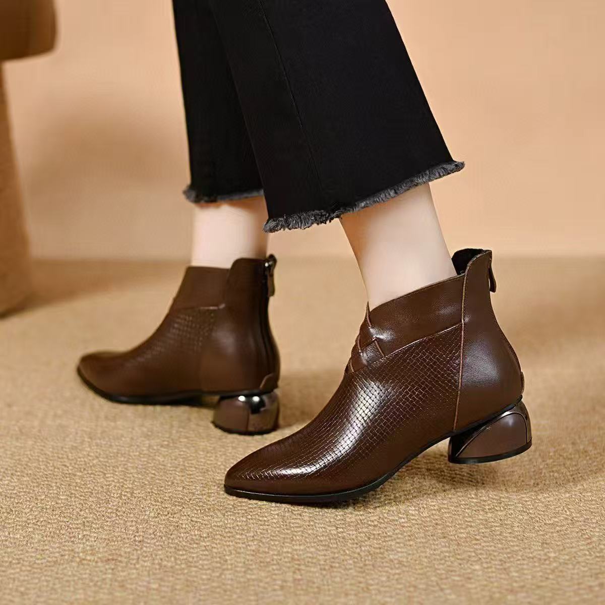 Top Leather Retro Pointed Toe Chunky Zipper Ankle Boots - Image 3