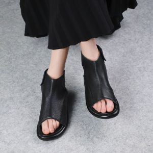 Women Summer Leather Casual Breathable Soft Flat Sole Sandals